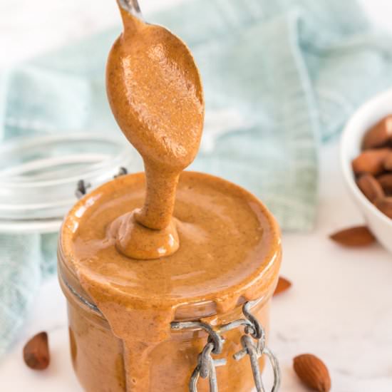 How to make Almond Butter - Recipe photo by KyleeCooks
