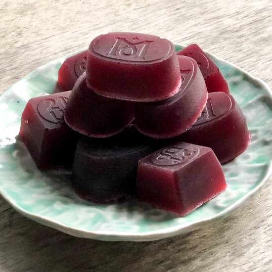 DIY Immunity Elderberry Gummies - Recipe photo by suziethefoodie