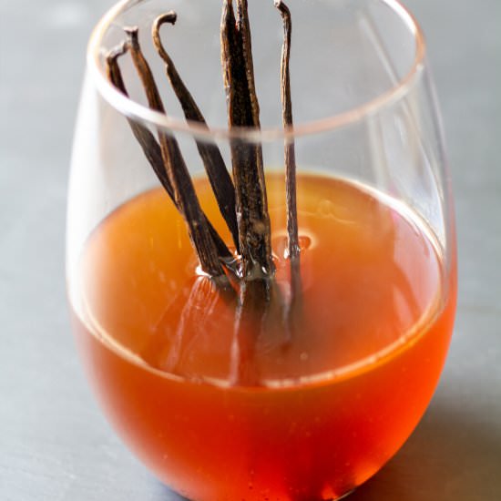 How to make vanilla extract - Recipe photo by Salty Lemon Sister