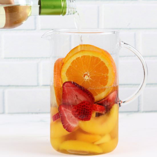 White Wine Peach Sangria - Recipe photo by simplesips