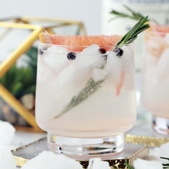 Grapefruit Gin & Tonic - Recipe photo by peanutbutterandfitness
