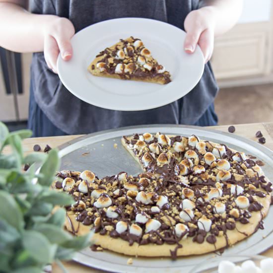 S'mores Sugar Cookie Pizza - Recipe photo by tonyastaab