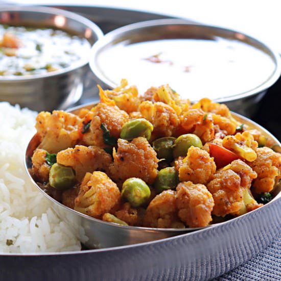 Cauliflower Peas Curry - Recipe photo by sandhiya