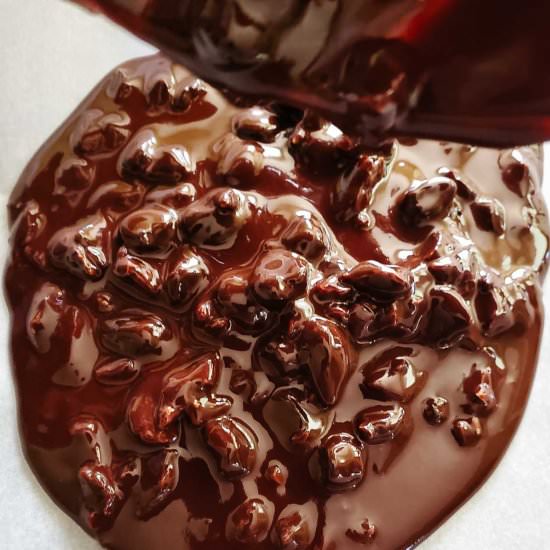 3-Ingredient Chocolate (So Easy) - Recipe photo by brokebankvegan