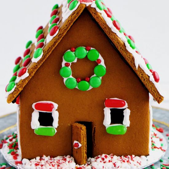 Homemade Gingerbread Houses - Recipe photo by EasyBudgetRecipes