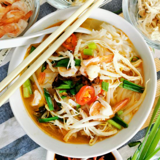 Ipoh shredded chicken noodles - Recipe photo by Taste of Asian Food