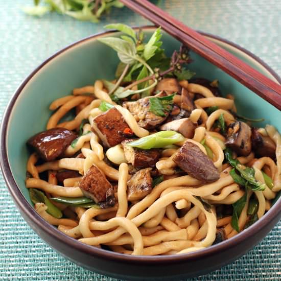 Stir-fry udon noodles - Recipe photo by Food Gal