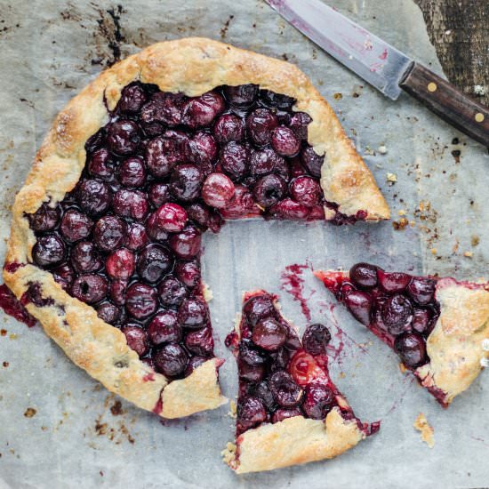 Easy cherry galette - Recipe photo by tetisflakes