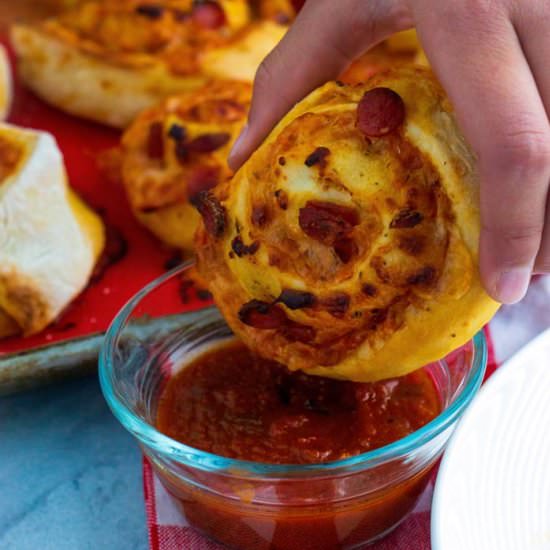 Pepperoni Pizza Rolls - Recipe photo by EasyBudgetRecipes