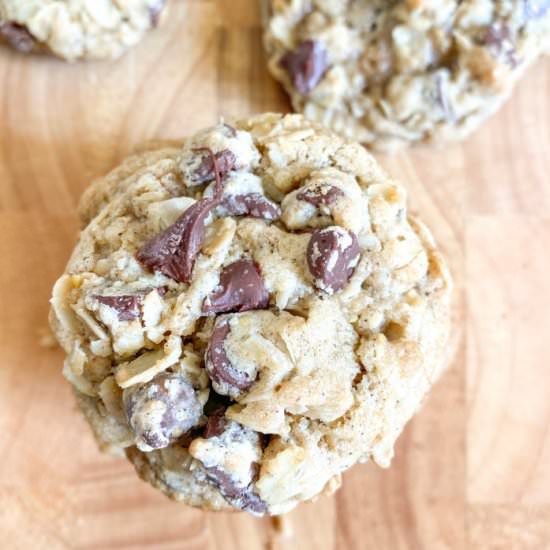 Oatmeal Chocolate Chip Cookies - Recipe photo by Icing on the Bake