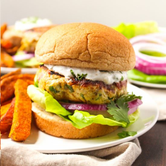 Curry Turkey Burgers & Yogurt Sauce - Recipe photo by fANNEtastic food