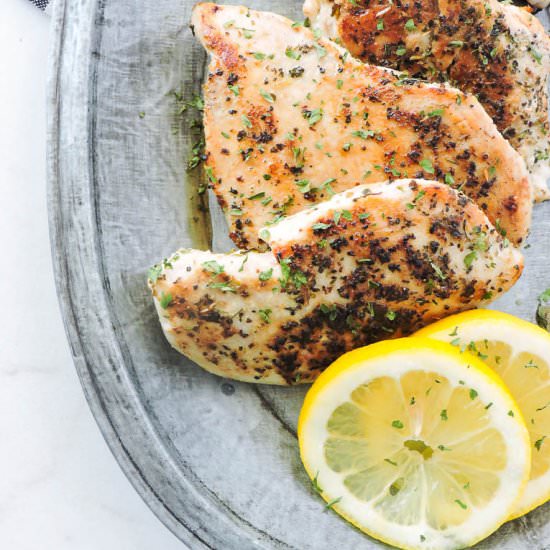 Perfectly Pan Seared Chicken Breast - Recipe photo by Fresh Fit Kitchen