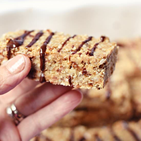 Easy Raw Protein Granola Bars - Recipe photo by Elke living