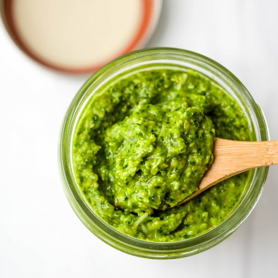 Spinach Basil Pesto with Almonds - Recipe photo by garlic and zest