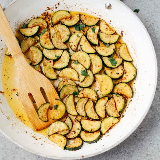 Sautéed zucchini with garlic butter - Recipe photo by PrimaveraKitchen