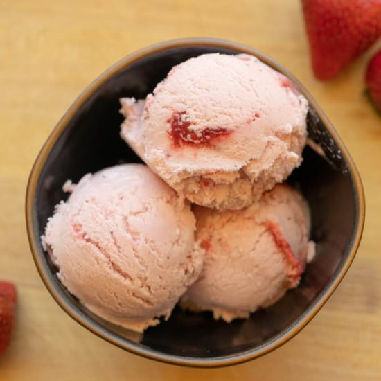 Refreshing Strawberry Ice Cream - Recipe photo by Adventures of Carlienne