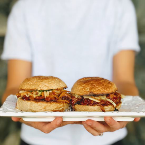 Vegan Pulled Pork Sandwiches - Recipe photo by greenseggsandyams