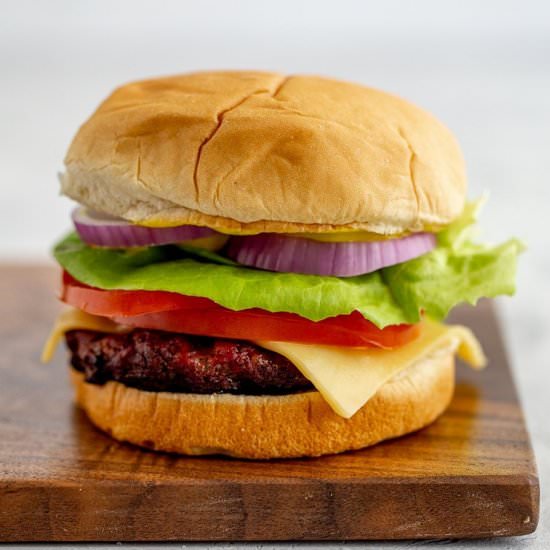 How To Grill Perfect Hamburgers - Recipe photo by thegrillingguide