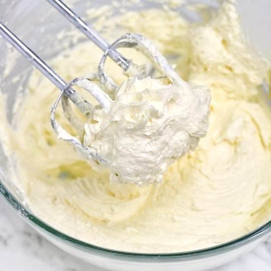 Easy Buttercream Icing - Recipe photo by recipevibes