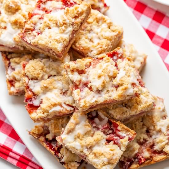 Strawberry Rhubarb Crumble Bars - Recipe photo by Savingroomfordessert