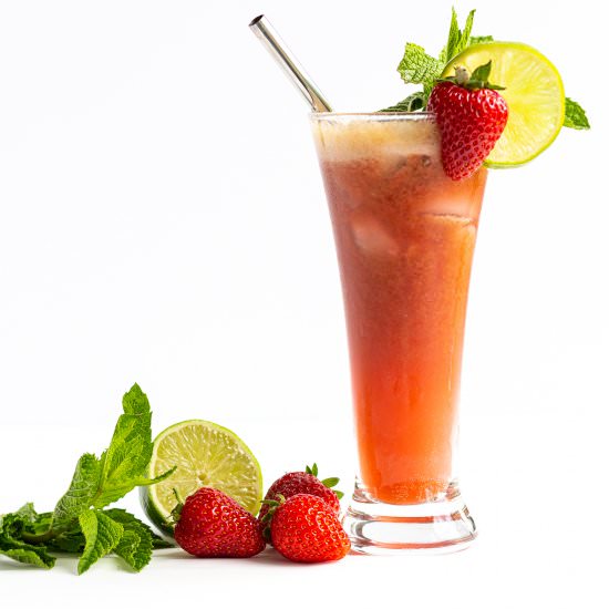 Strawberry Mojito Mocktail - Recipe photo by mapleandmango