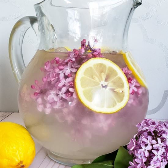 Fresh lilac lemonade - Recipe photo by scentednights2002
