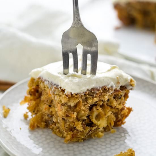 Small Carrot Walnut Cake - Recipe photo by garlic and zest