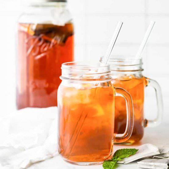 How to Make Sun Tea - Recipe photo by wholefully