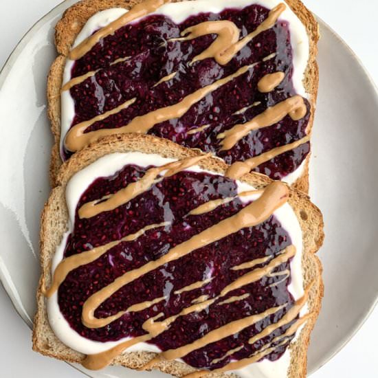 2-ingredient Chia Jam - Recipe photo by livlabelfree