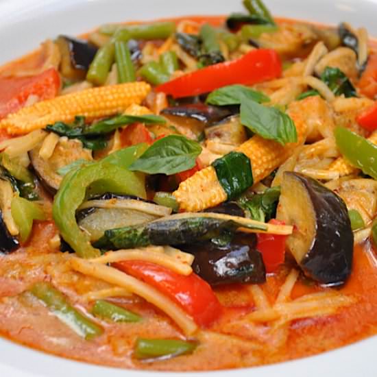 Vegetable Thai Red Curry - Recipe photo by siripenskitchen
