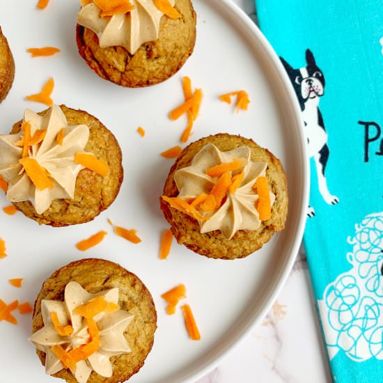 Peanut Butter Carrot Pupcakes - Recipe photo by Theyummymuffin