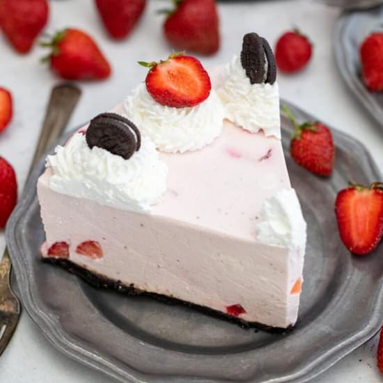 No Bake Strawberry Cheesecake - Recipe photo by peasandpeonies