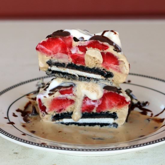 Ice Cream Strawberry Coffee Cake - Recipe photo by 5 star cookies