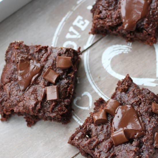 GF Vegan Sweet Potato Brownies - Recipe photo by GlowSteady