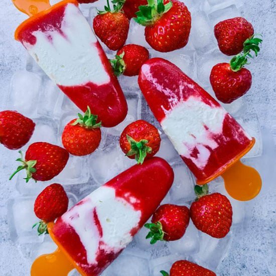 Strawberries and Cream Popsicles - Recipe photo by RominasLittleCorner