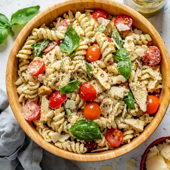 CREAMY CHICKEN PESTO PASTA SALAD - Recipe photo by healthyfitnessmeals