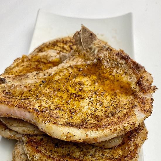 Pan Seared Pork Chops - Recipe photo by olubunmiroberts
