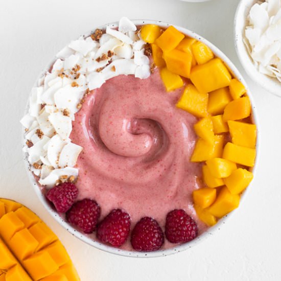 Raspberry Mango Smoothie Bowl - Recipe photo by purelykaylie
