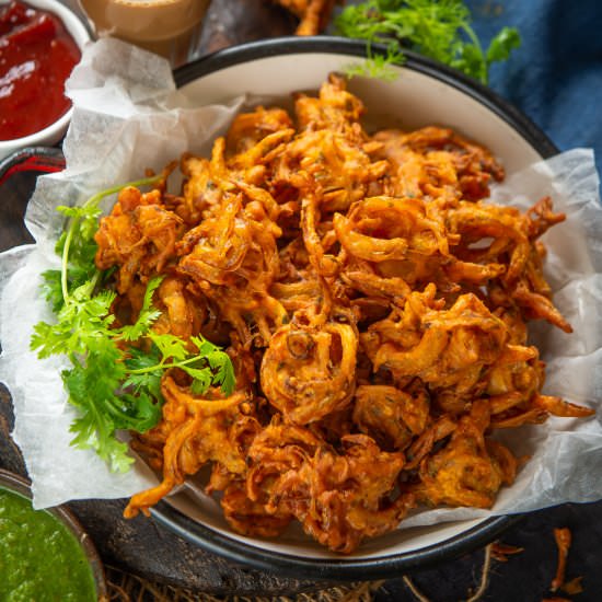 Onion Pakoda - Recipe photo by Whiskaffair