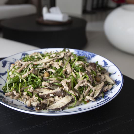 Water lily stir-fry - Recipe photo by foodmakesmehappy