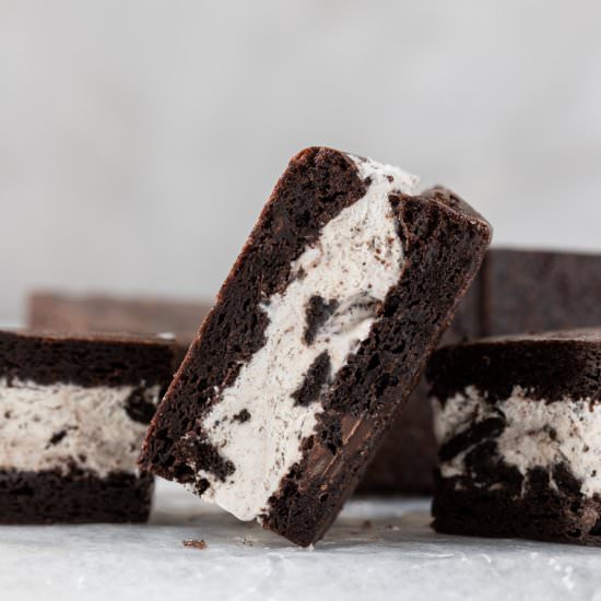 Oreo Ice Cream Sandwich - Recipe photo by cookinwithmima
