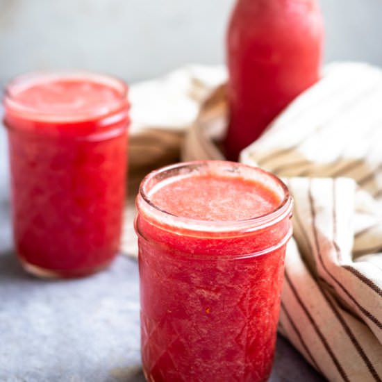 Tomato Passata Recipe - Recipe photo by Gingerskillet