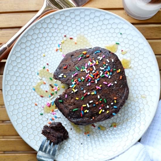 Gluten Free Chocolate Oat Pancakes - Recipe photo by caramelandcashews