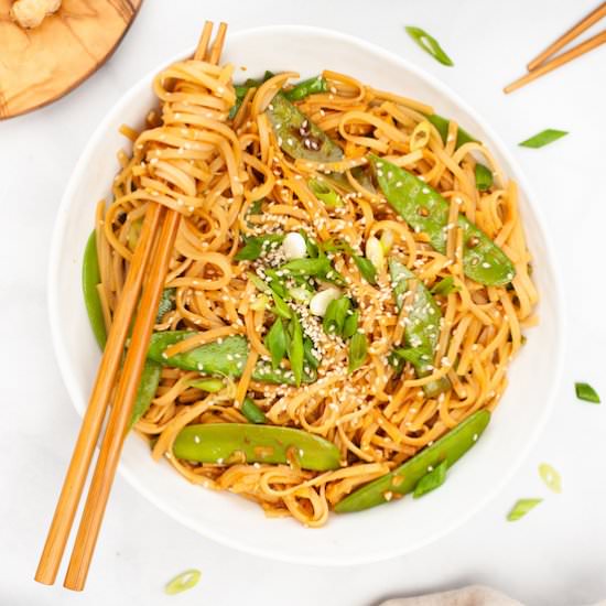15 minute Garlic Sesame Noodles - Recipe photo by avocadocentric