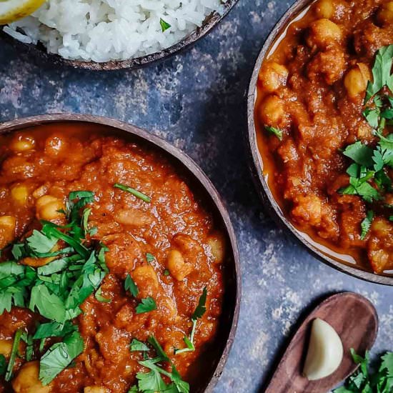 Easy Chana Masala ($0.70) - Recipe photo by brokebankvegan