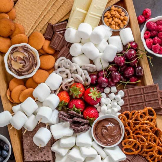 S’mores Dessert Board - Recipe photo by ValentinasCorner