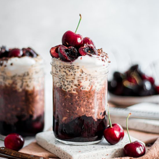 Layered Black Forest Overnight Oats - Recipe photo by Murielle Banackissa