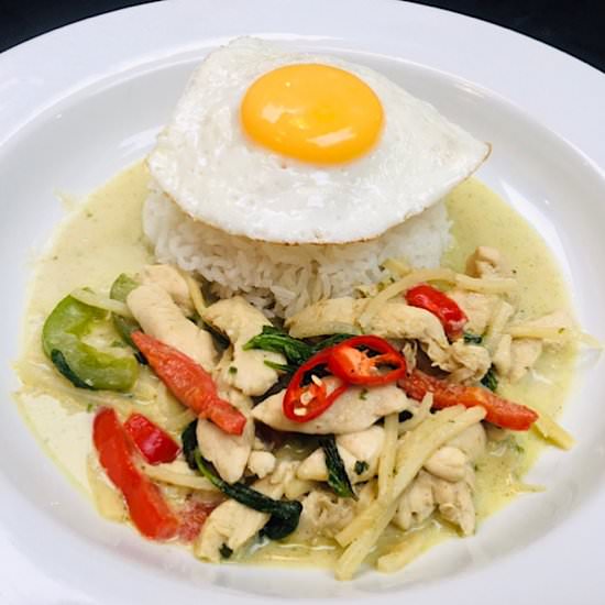 Thai Chicken Green Curry - Recipe photo by siripenskitchen