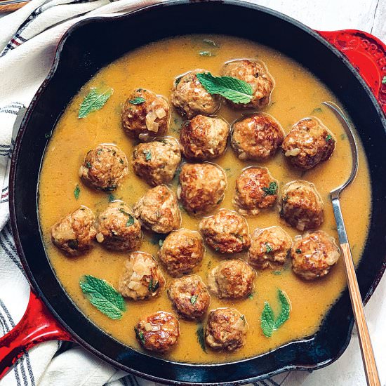 Low Carb Turkey Meatballs & Gravy - Recipe photo by The Greek Foodie