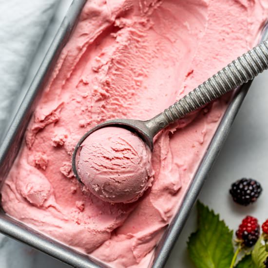 Blackberry Ice Cream - Recipe photo by Savingroomfordessert